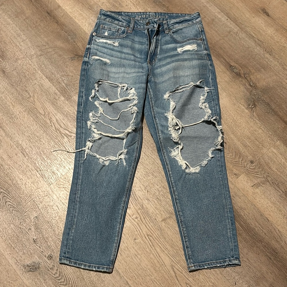 American Eagle mom jeans